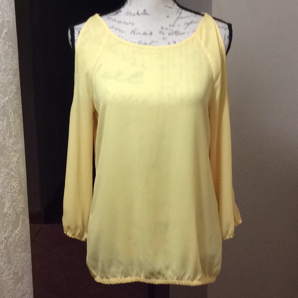 7 Avenue New York Company yellow top - Picture 2 of 6